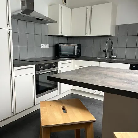 Appartamento Alexander Home With Parking
