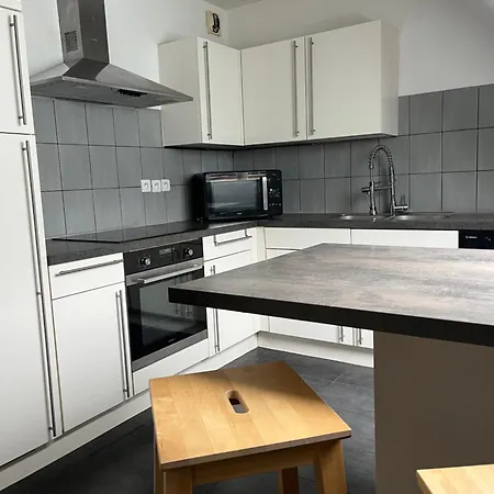 Appartamento Alexander Home With Parking