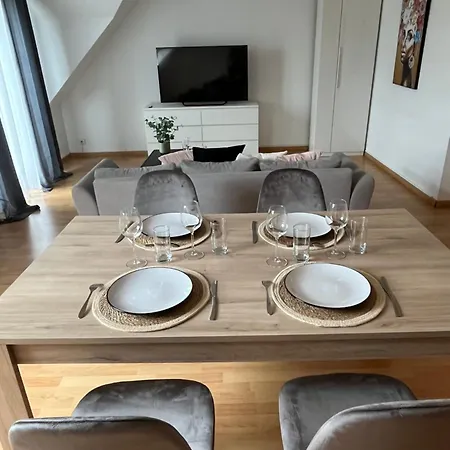 Appartamento Alexander Home With Parking